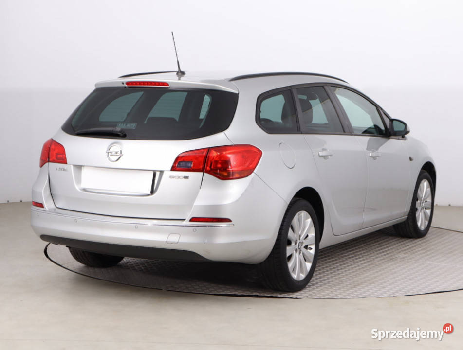 Opel Astra 14 T nieuszkodzony
