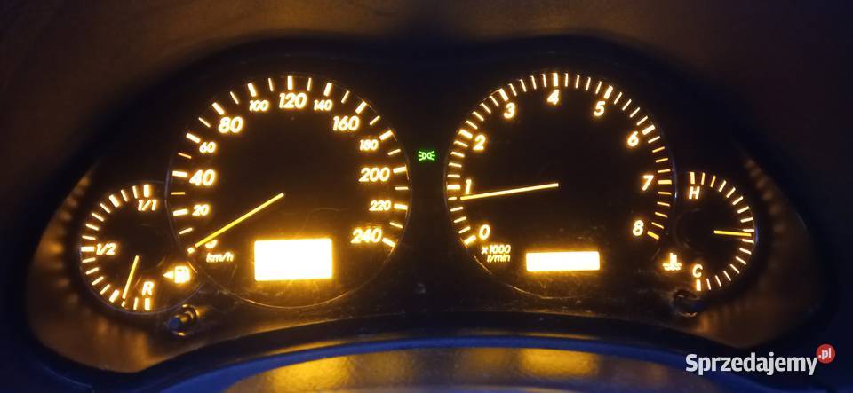 toyota avensis 18 lpg gaz hak 4x elszyby lakier metallic