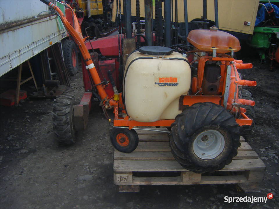 Opryskiwacz Sadowniczo Ogrodowy z napedami Dębica