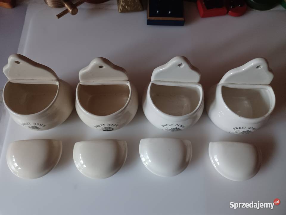 Cztery ceramiczne kuchenne pojemniki wielkopolskie