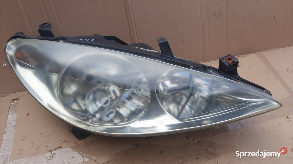 lampa przednia prawa Peugeot 307 0105r oryginał Dębno