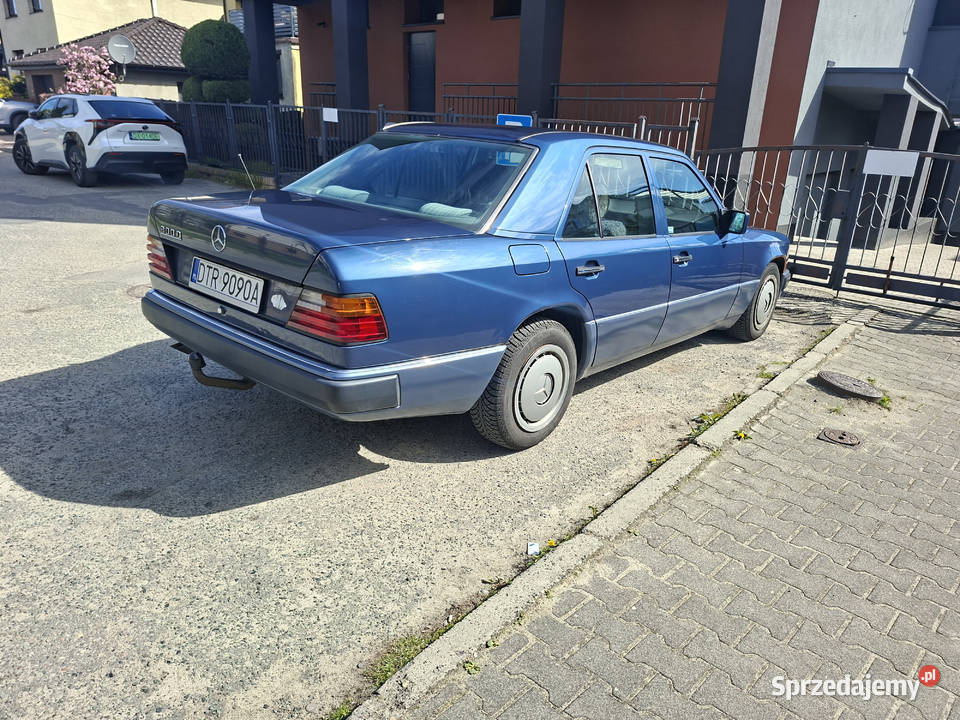 Mercedes W124 300D do remontu