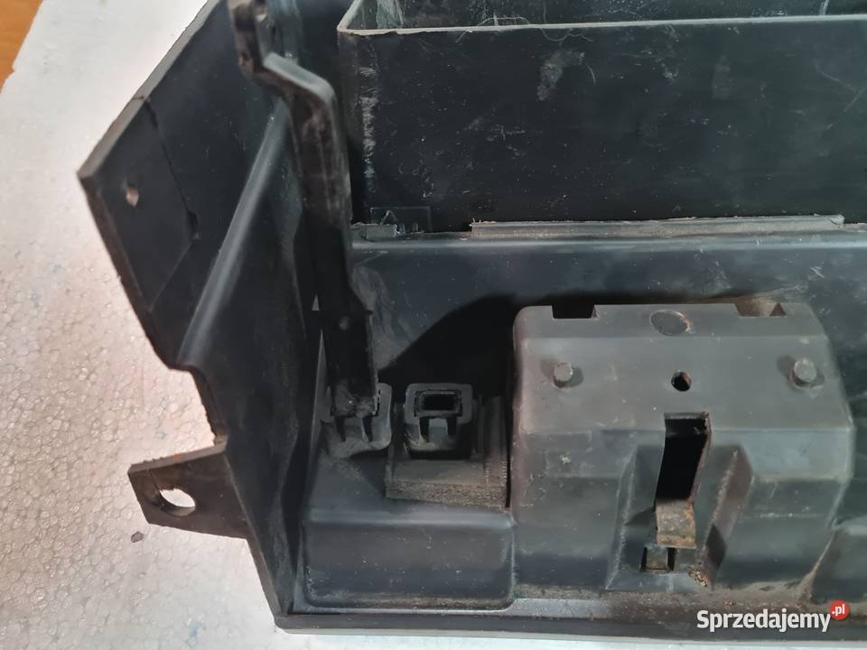 FIAT126pKonsola środkowa Schowki, półki