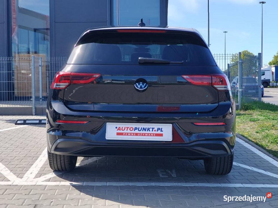 Volkswagen Golf 2023r niski przebieg 1 wł salon manualna Golf