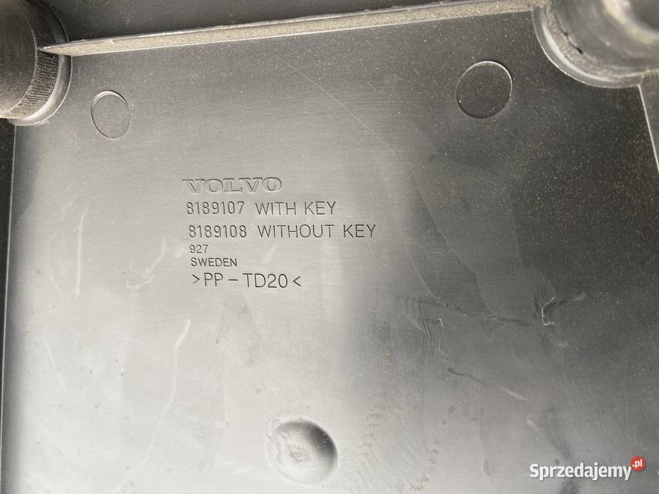 Schowek Kabiny Volvo FH FM FL 8189107 8189108 ciężarowe Maszewo sprzedam