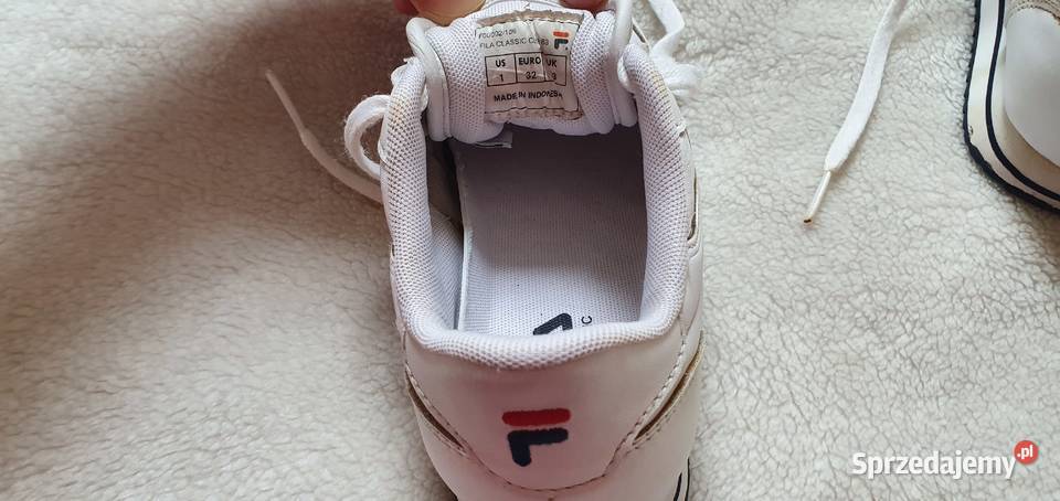 Białe skórzane buty Fila Classic rozmiar 32