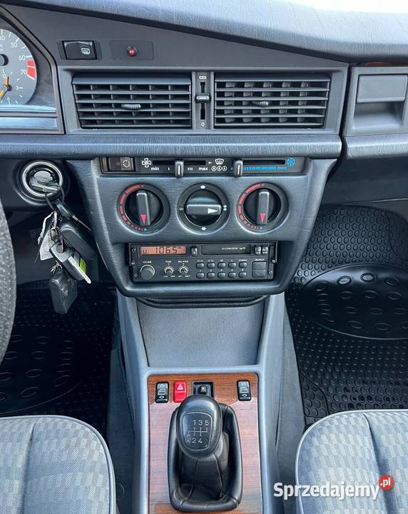 Mercedes w201 w całości bądź na czesci sprzedam