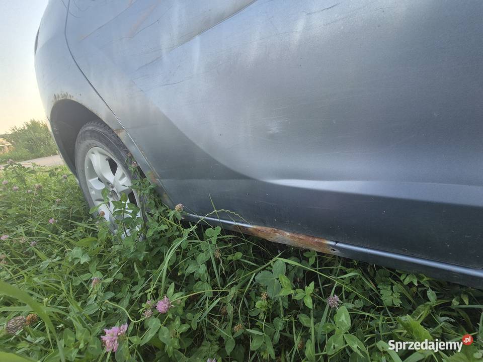 Toyota Matrix sprzedaż na czesci calosc podkarpackie sprzedam