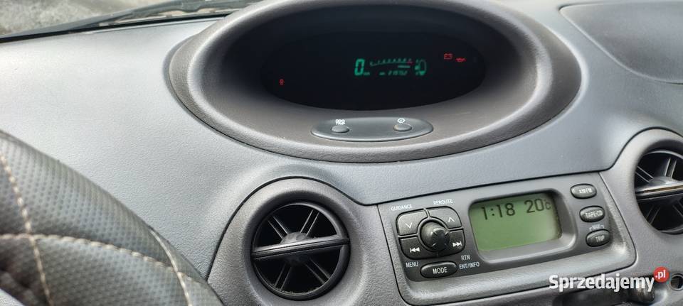 Toyota Yaris 10 VVTI 2002r Nowy akumulator sprzedam