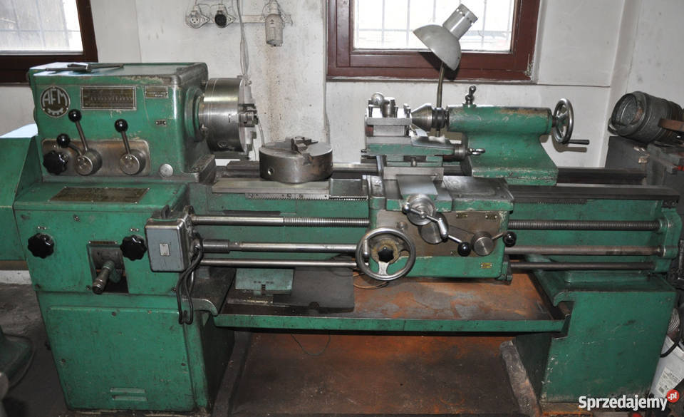 Tokarka kłowa uniwersalna uproszczona typ TUE40 Katowice