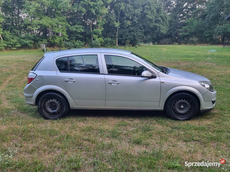 Oferuje na sprzedaż prywatny samochód Opel Astra Astra Michałów