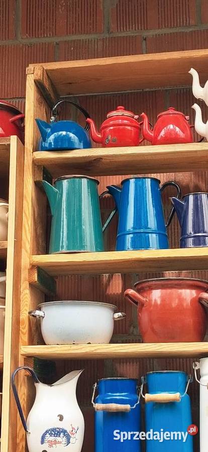 Kanki I naczynia emaliowane jako ozdoba do