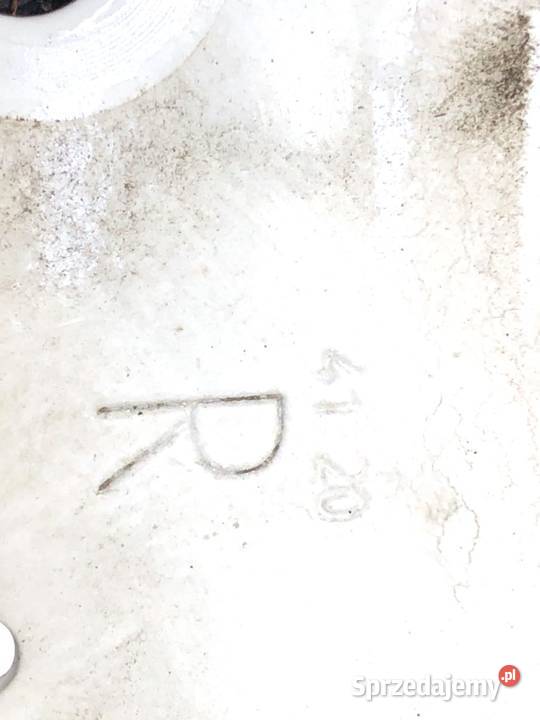 ZAWIAS KLAPY PRAWY TYŁ TOYOTA COROLLA E21 Kombi