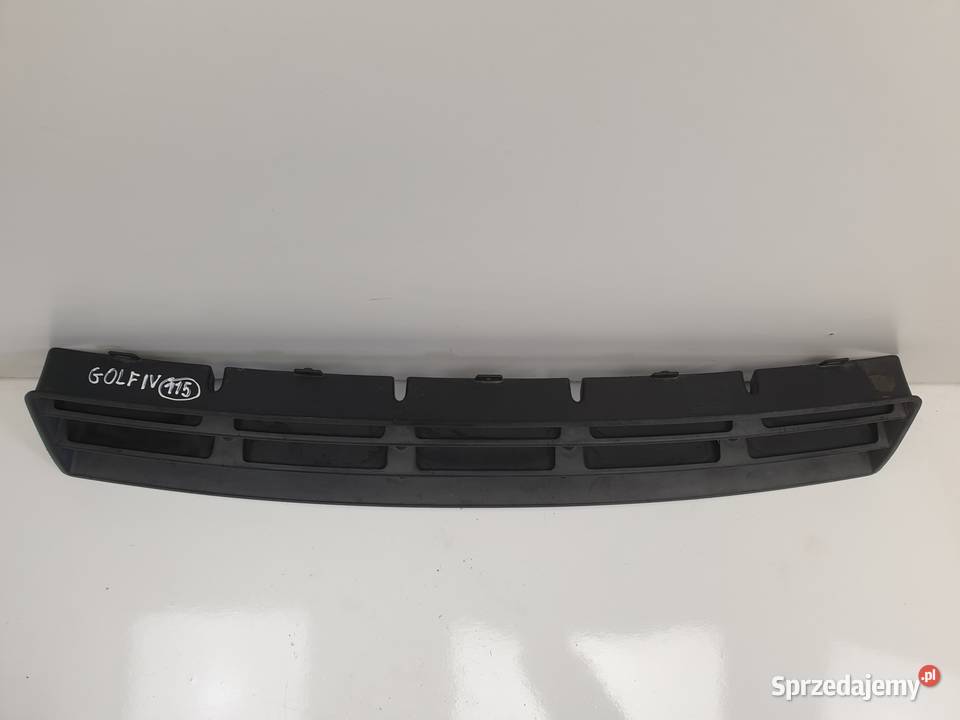 VW Golf IV ŚRODKOWA KRATKA ZDERZAKA Przód Rudka