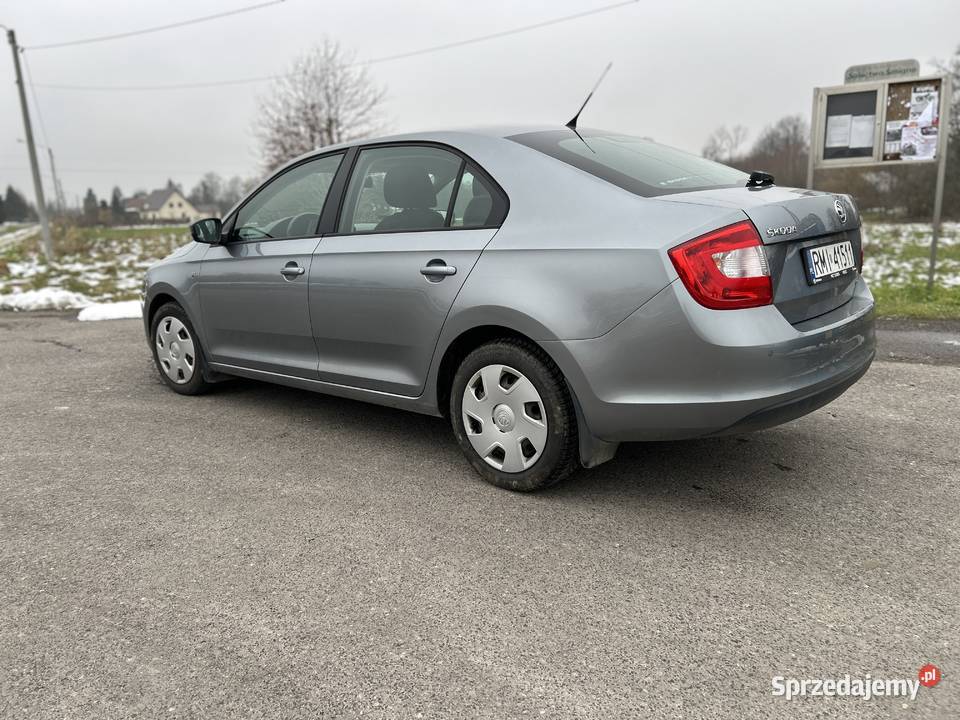 Skoda Rapid stan b salon Rok produkcji 2013 Tarnów