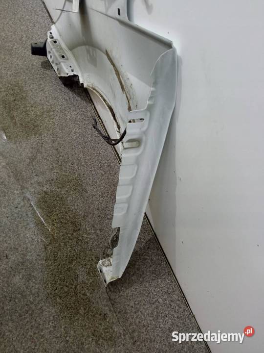 BŁOTNIK PRAWY PRZÓD BS Ford Transit Courier I