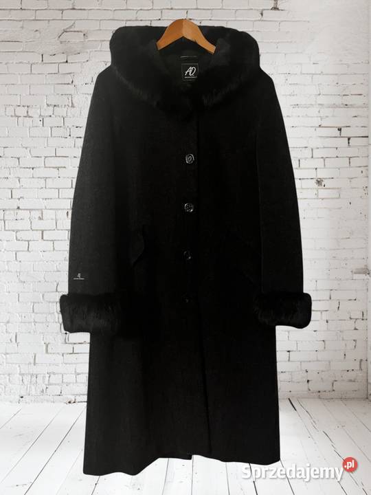 Plaszcz damski z naturalnym futrem Rozmiar 42(XL)