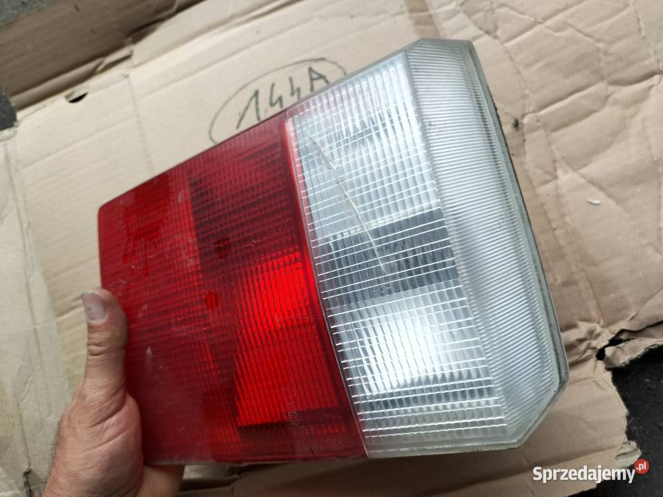 AUDI 80B3 SEDAN 80B4 KOMLI LAMPA TYŁ TYLNA LEWA