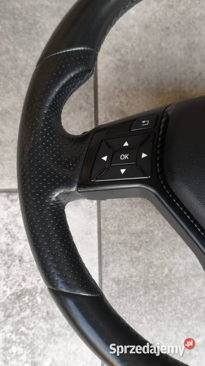 Kierownica Mercedes W212 w204 i GLA Ala carbon z