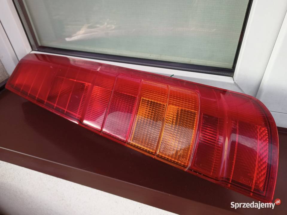 Mitsubishi Space Runner lampa tył tylna prawa Lampy tylne łódzkie Sieradz
