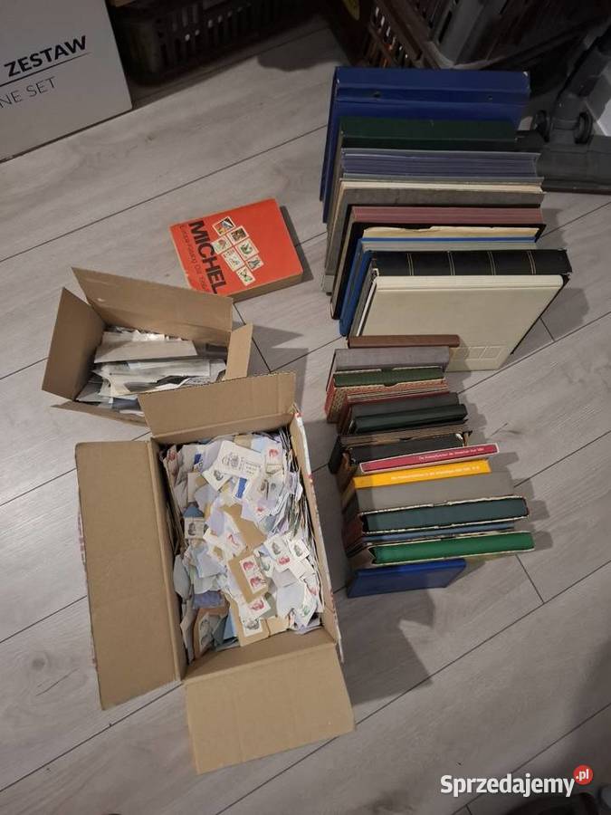 Klasery ze znaczkami 30 sztuk Kajetany