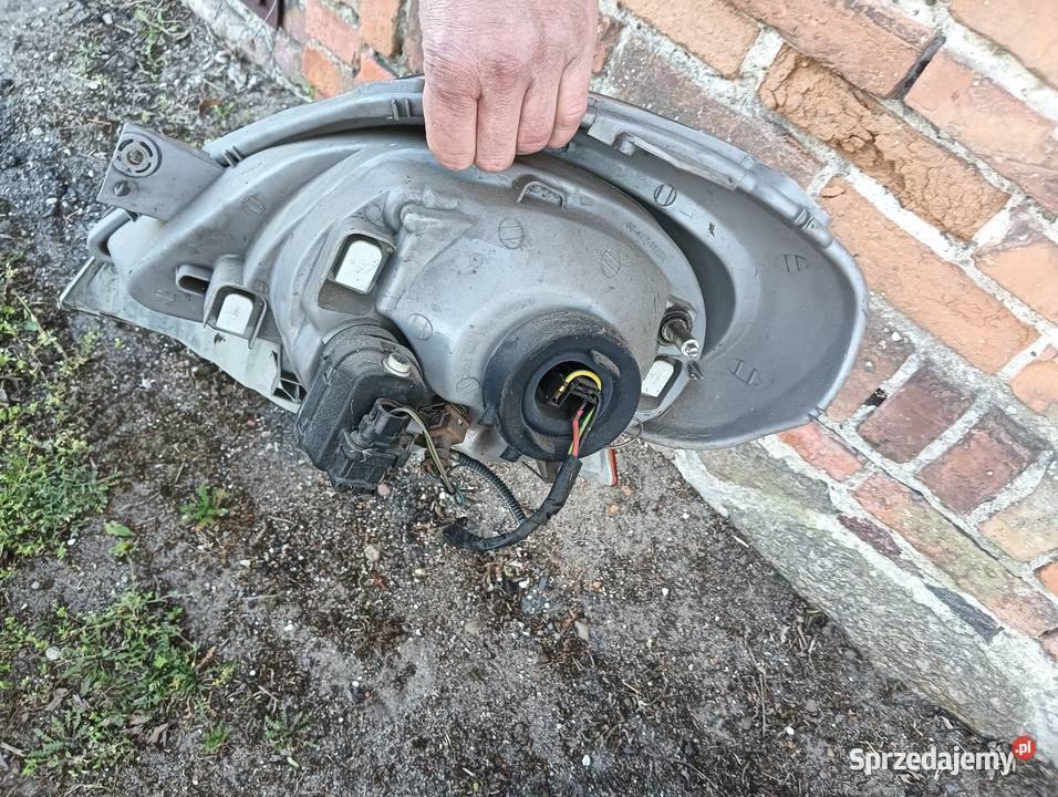 Lampy Trafic Vivaro Primastar komplet kompletne Poniec