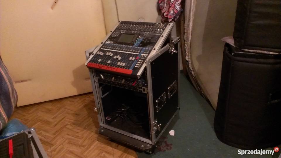 Case Rack 16U z mechanizmem kątowym