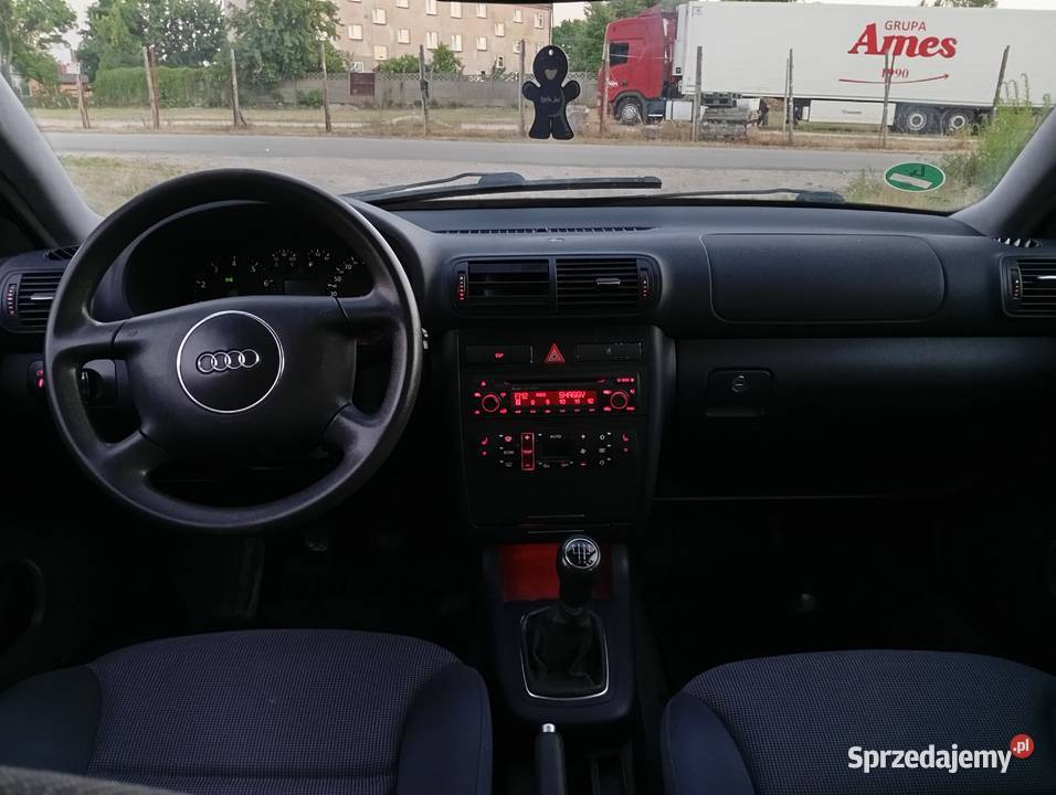 Audi A3 8L 16 MPI 102 5 Drzwi manualna Częstochowa