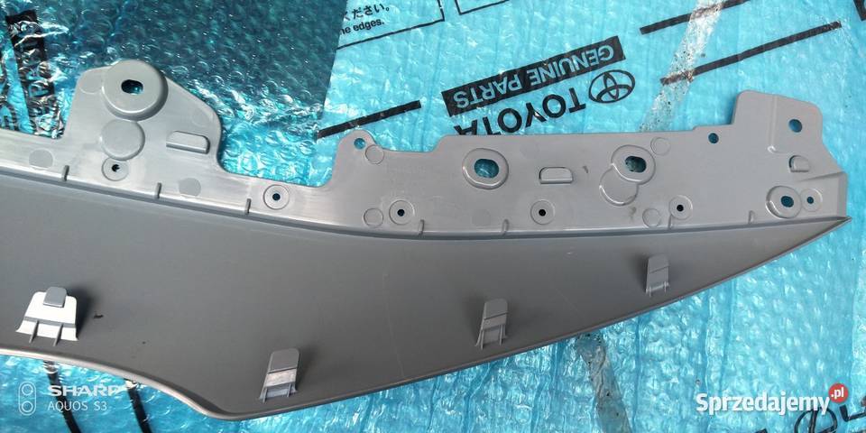 Toyota Avensis T29 nakładka grila górna Łódź