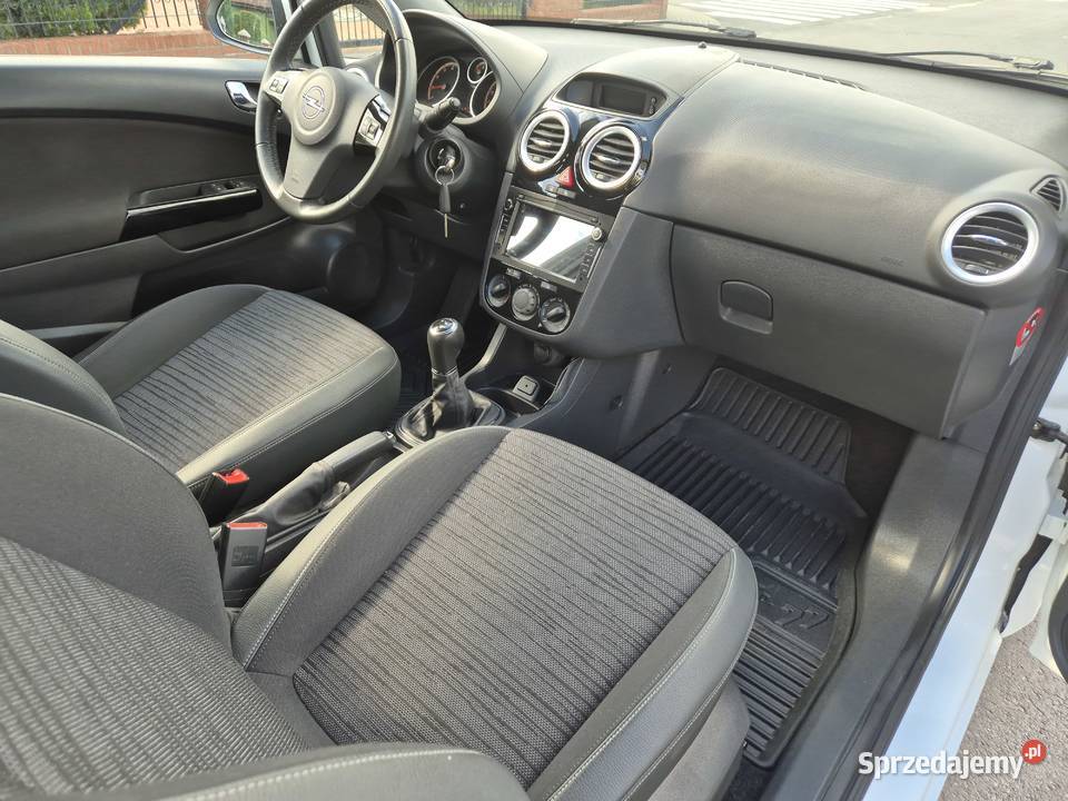 Opel Corsa 14 nawigacja kamera klima serwisowany Warszawa