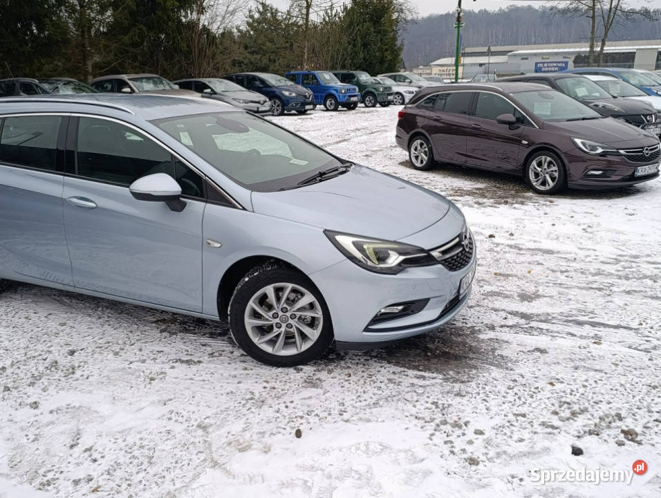 Opel Astra Astra Sports Tourer Bezwypadkowa mały