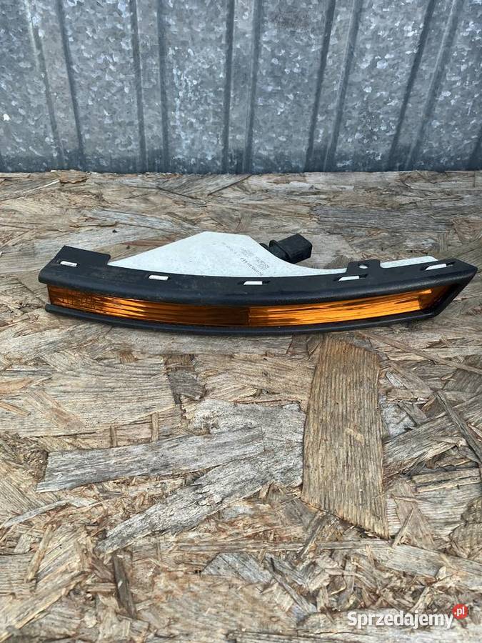 VW Passat B6 kierunkowskaz lewy pomarańczowy Kłodzko