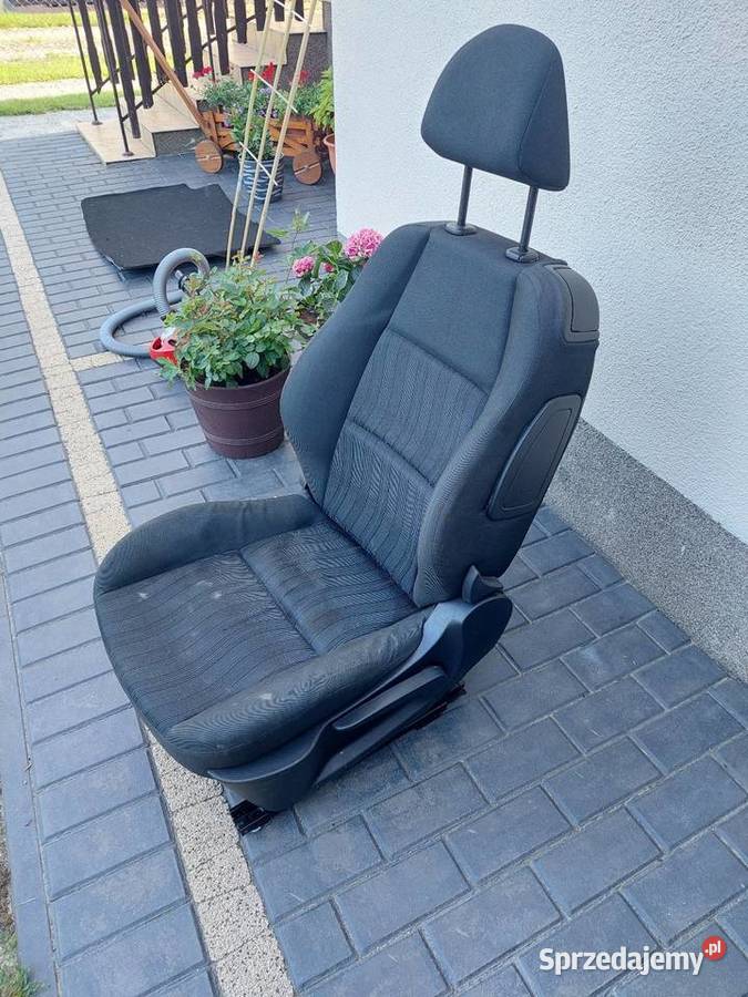 Fotel kierowcy lewy przód Peugeot 207 3D Przyborów sprzedam