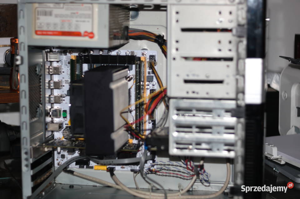 KOMPUTER XEON E52650 V3 16GB DDR4 16 GB SSD 320 Pozostałe Będzin