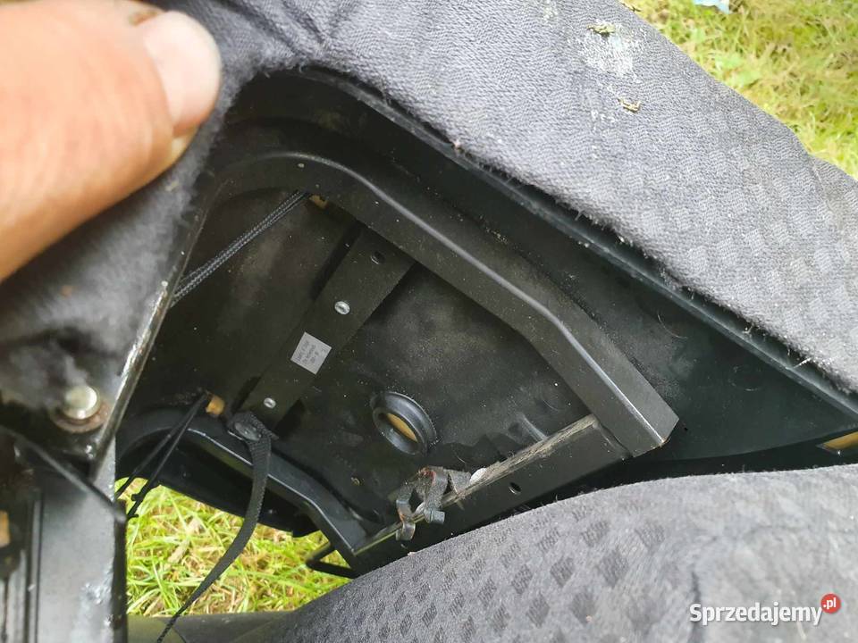 Kanapa tylna z zabudowanymi fotelikami Volvo s40 Rok produkcji 2000 Kraków