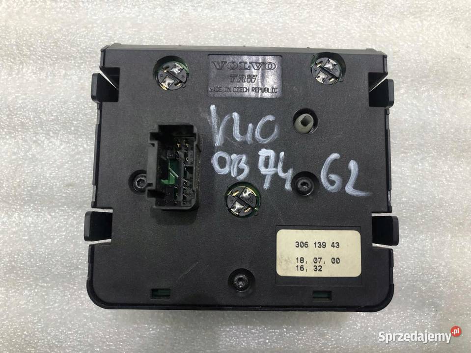 WŁĄCZNIK PRZEŁĄCZNIK ŚWIATEŁ VOLVO V40 30613943 osobowe