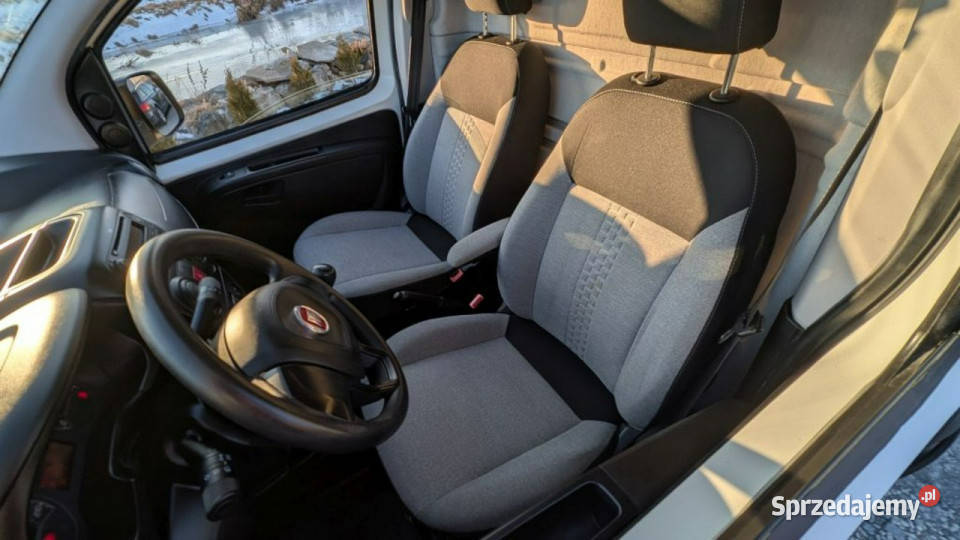 Fiat Fiorino 14 benzyna klima Rok produkcji 2016 Samochody dostawcze dolnośląskie