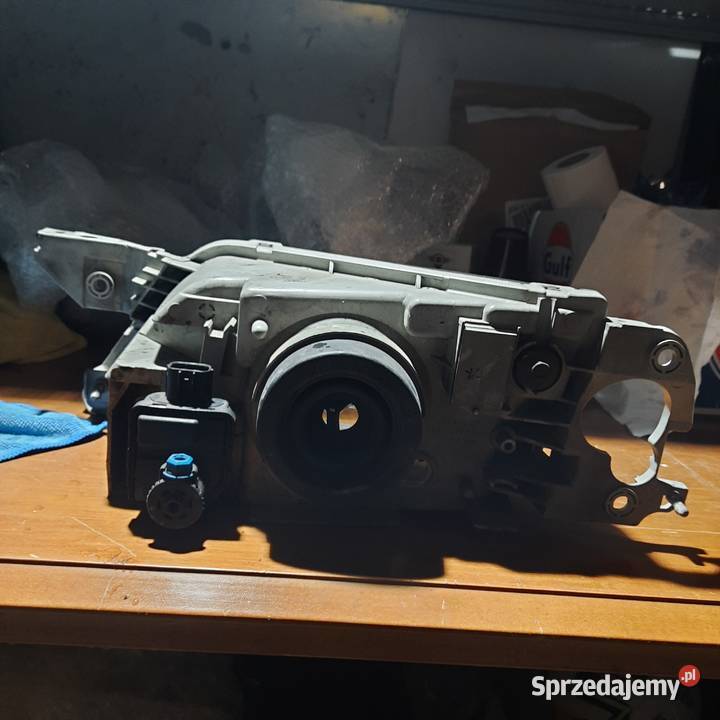 Lampy reflektory mazda premacy Poznań sprzedam