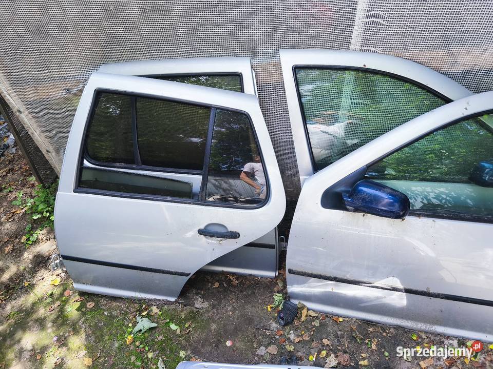 Volkswagen Golf 4 drzwi klapa osobowe Kraśnik