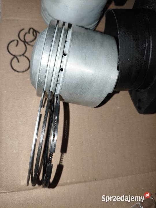 Cylindry Ural szlifie 790 z nowymi tłokami