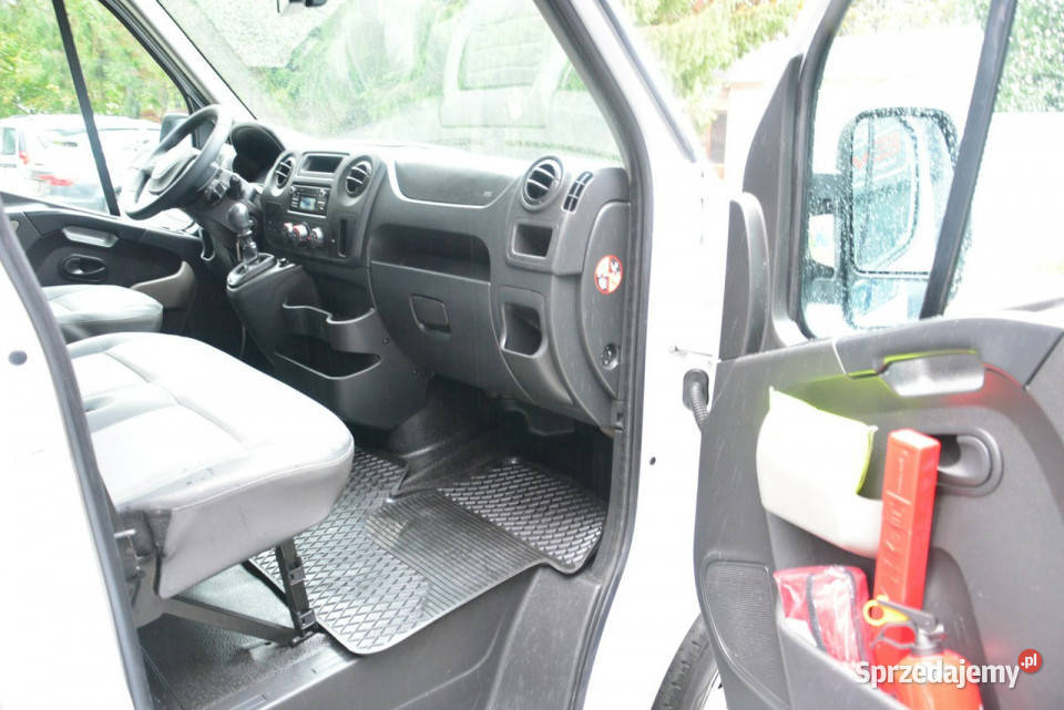 Renault Master średniak 7 osobowy L2H2 Rok produkcji 2018 Warszawa sprzedam