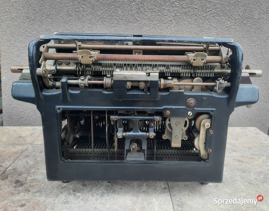 Stara maszyna do pisania Olympia 8 gabinetowa Tczew