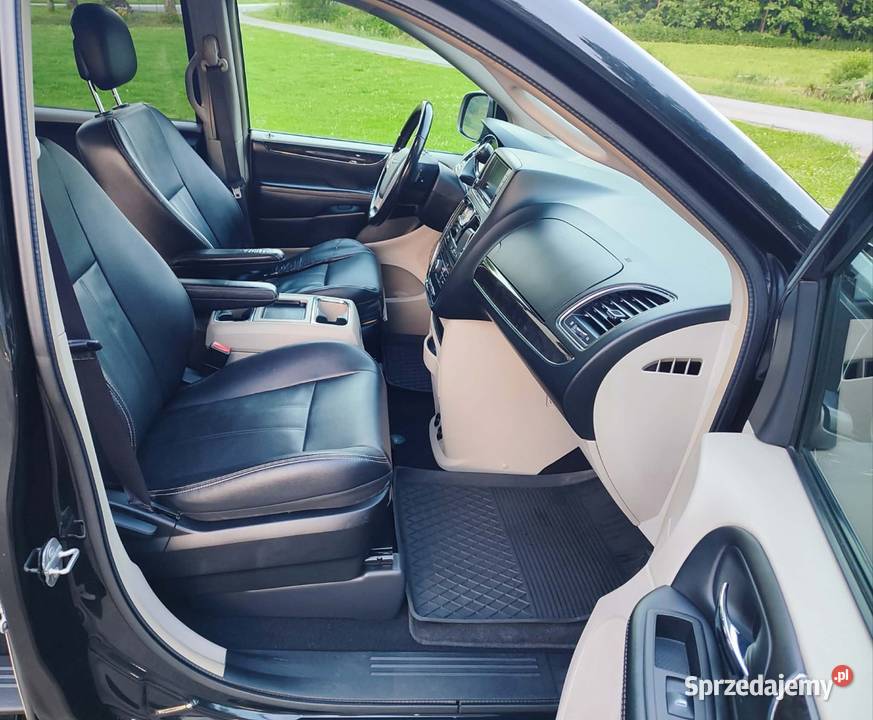 Ładny nie zgnity Chrysler Town Country 36v6 podkarpackie Domaradz