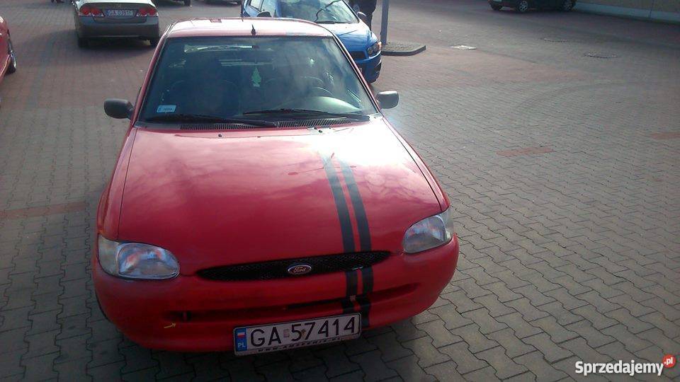 Ford Escort 16 Benzyna Oc i Przegląd na pomorskie Gdynia
