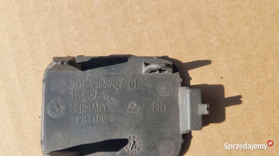 BMW 5 E60 E61 LIFT ZAŚLEPKA HAK ZDERZAK PRAWY osobowe