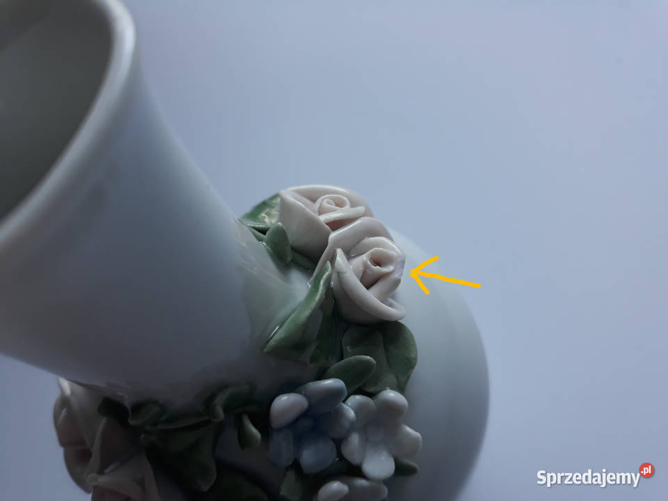 Sygnowany porcelanowy wazonik BOGUCICE porcelana Dąbrowa Górnicza