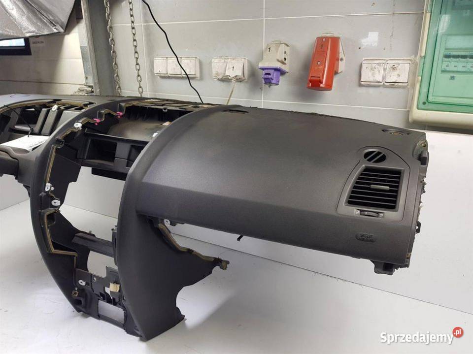 DESKA KOKPIT RENAULT MEGANE GRANDTOUR 8200079141 Lipno