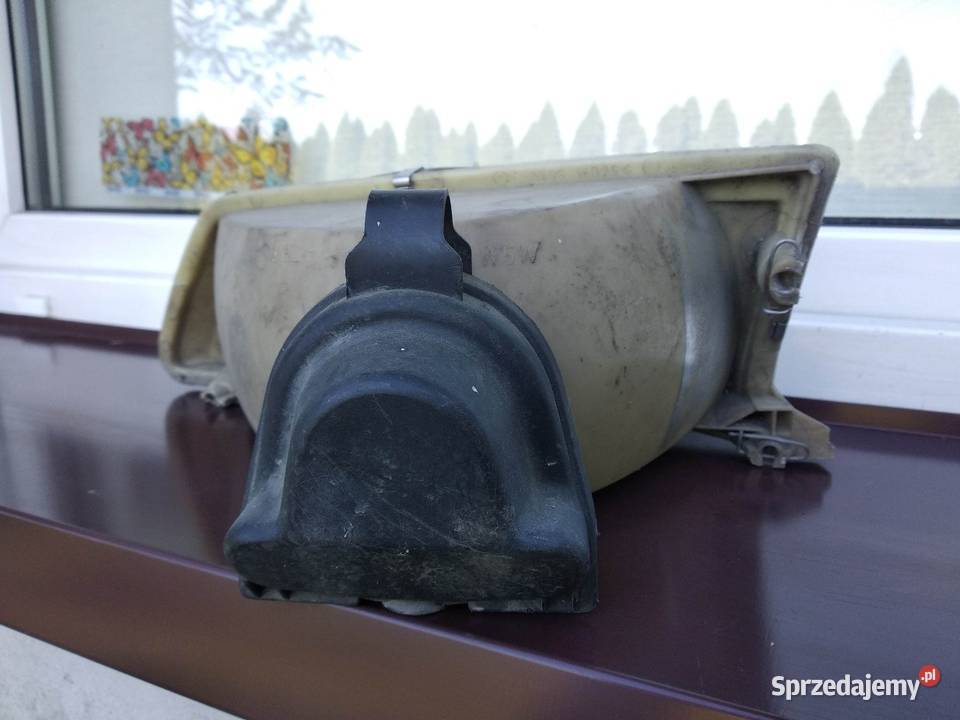 Peugeot 106 lampa przednia prawa reflektor przód