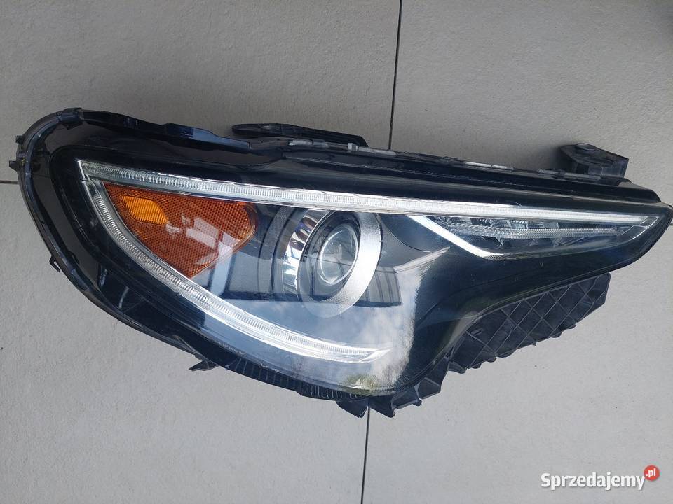 Alfa Romeo Stelvio lampa przednia prawa USA prawe Warszawa