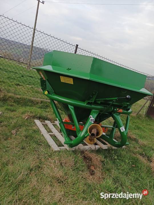 Rozsiewacz do nawozu Amazone ZAE 600l małopolskie Lubinka